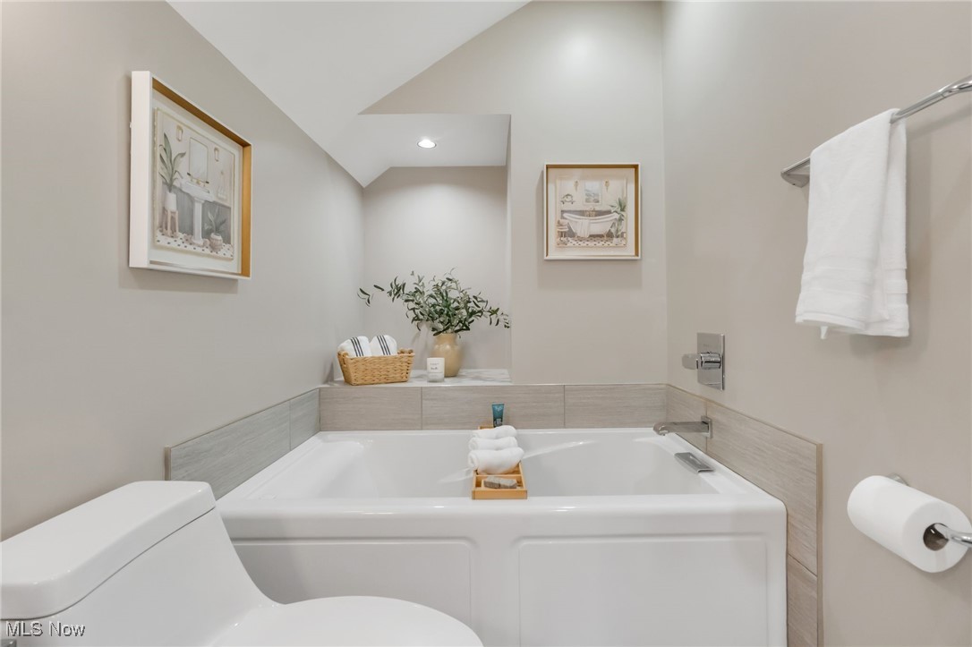 University Heights, Ohio 44118, United States, 5 Bedrooms Bedrooms, ,4 BathroomsBathrooms,Residential,Active,139897