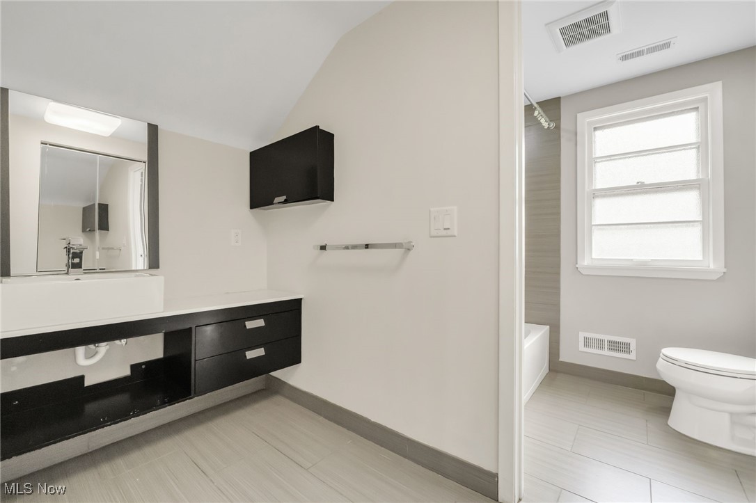 University Heights, Ohio 44118, United States, 5 Bedrooms Bedrooms, ,4 BathroomsBathrooms,Residential,Active,139897