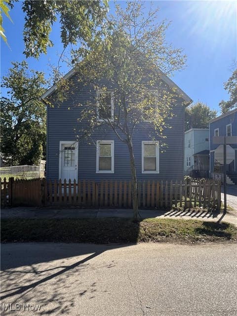 Homes For Sale - 7815 Eve Avenue<br/> Cleveland, OH 44102