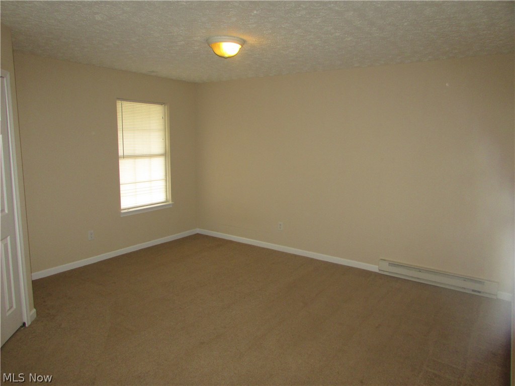 Creekside/Pleasant Lakes Condo - Residential
