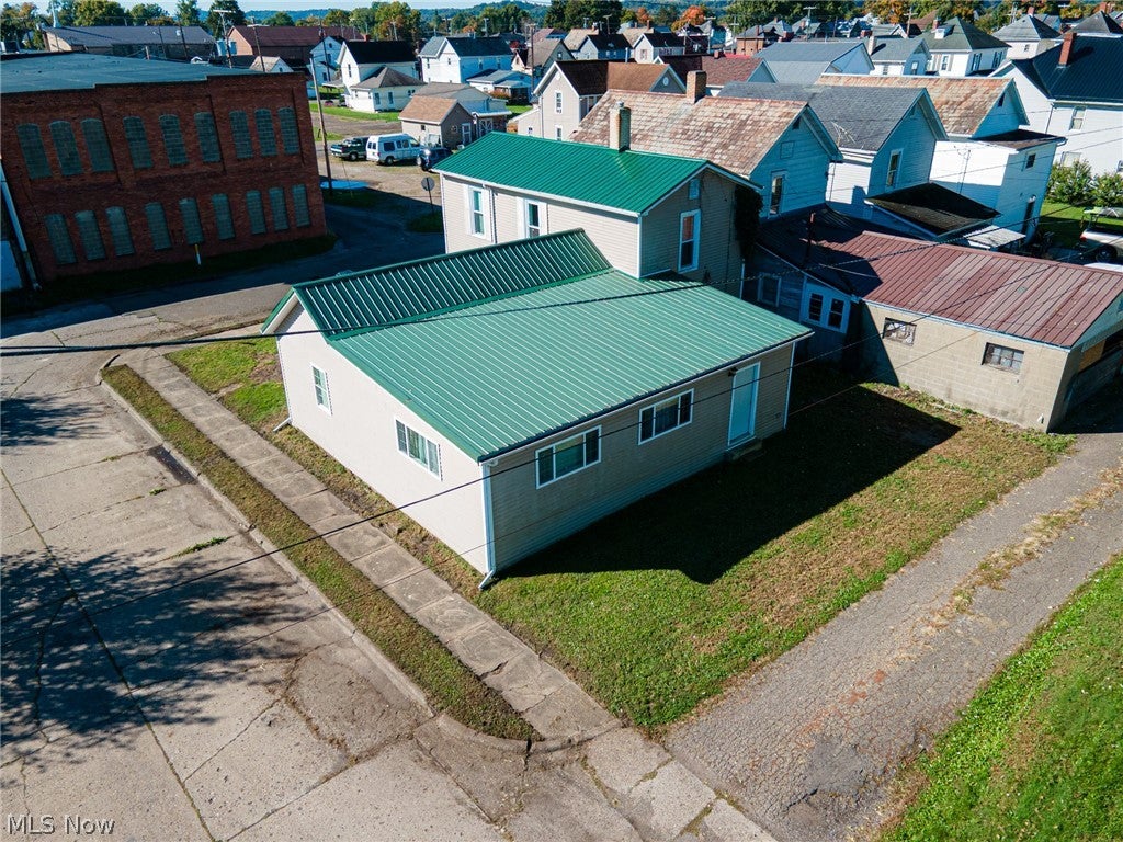 1152 Adams Street