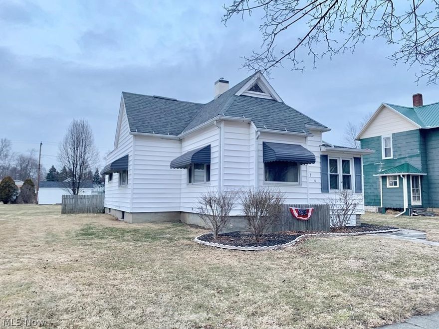 Charming 1-Story home located close to Tiffin University.  This home boasts a large living room, a formal dining room for entertaining family & friends, an updated kitchen with lots of cupboard space and updated bath.  The laundry is conveniently located on the first floor and is furnished with a newer washer & dryer.  A large deck with a retractable awning over-looks the back yard and is a great space for outside entertaining.  The sellers have added additional peace of mind by offering a home warranty.