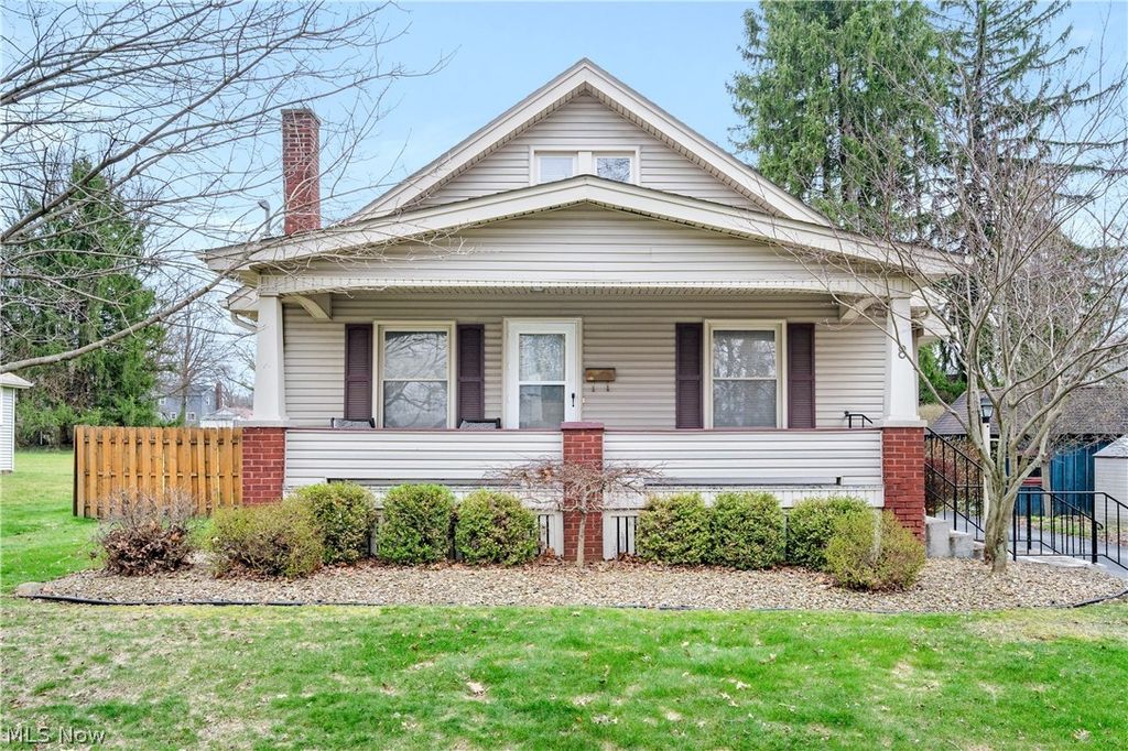 Photo of 8 Nesbitt Street, Poland, OH 44514 (MLS # 5199412)