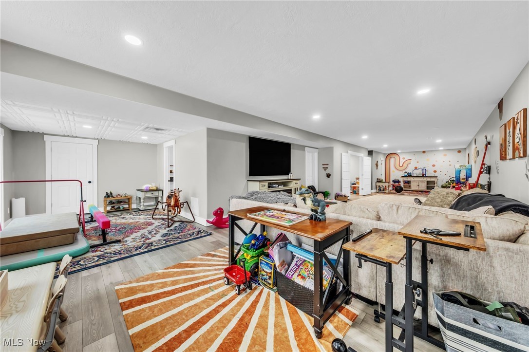 Woods/Silver Crk Ph 6-B - Residential