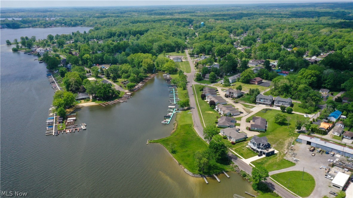 Craig Cove Condominiums - Residential