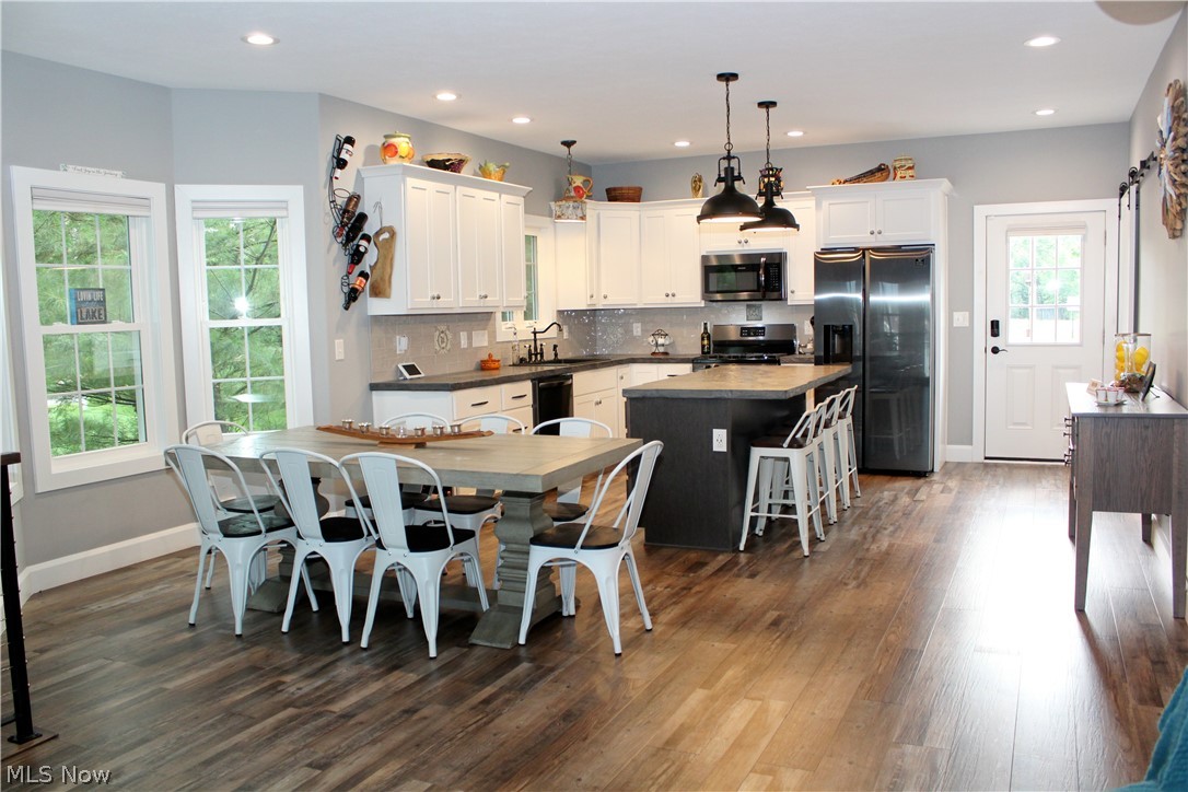 Craig Cove Condominiums - Residential