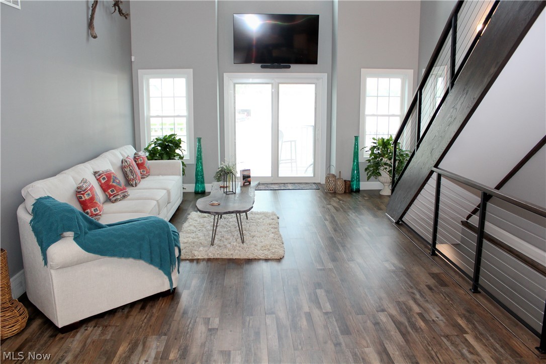 Craig Cove Condominiums - Residential