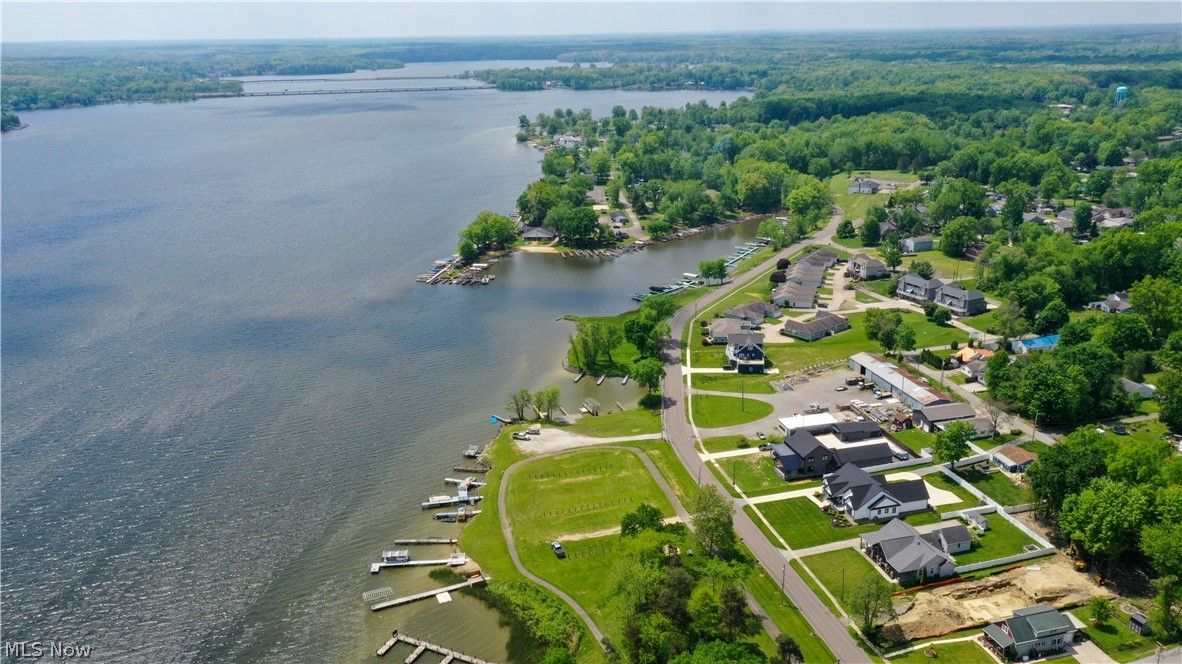 Craig Cove Condominiums - Residential
