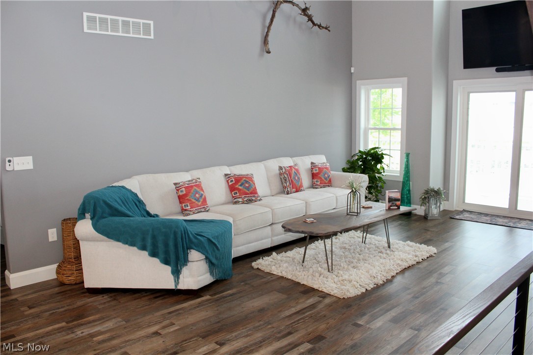 Craig Cove Condominiums - Residential