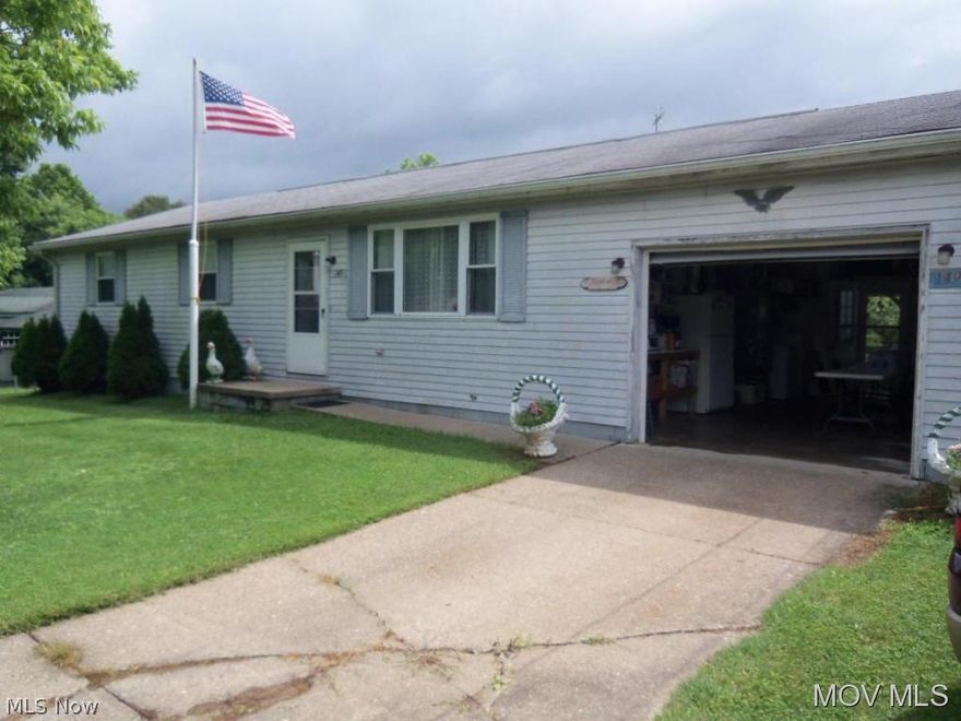 Nice country home,close to Belpre.great backyard partially fenced,storage bldgs.1 car garage.Relax on this covered back porch 31x12.4. Bring your hammock or swing,enjoy the apple trees. Stop kissing all that rent $$$ goodbye!  Elem: Little Hocking Elementary Scho  Elem/Bus: Y  JrHigh: Little Hocking Middle  JrHigh/Bus: Y  High: Warren High School  High/Bus: Y  Fire: VOL  Police: SHF  ;SQFT=Fin L1:1056, Fin Bsmt:0, Fin Above:1056, Fin Total:1056, Unfin Bsmt:0, Unfin Above:0, Unfin Total:Y;GAR= Heated;PRKG= Off Street