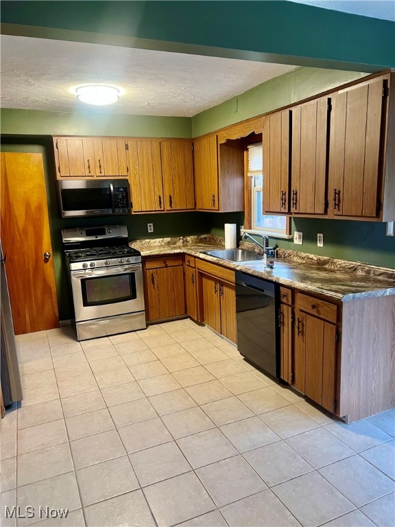 7506 Renwood Drive, Parma, Ohio image 3