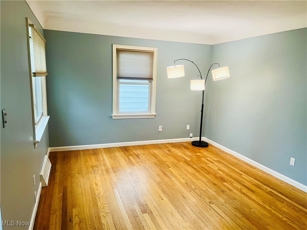 7506 Renwood Drive, Parma, Ohio image 2