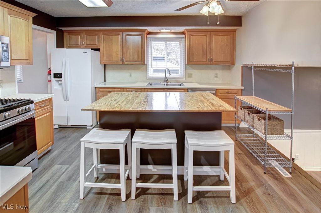 Photo of 1184 Mayfair Drive, Seven Hills, OH 44131 (MLS # 5176151)