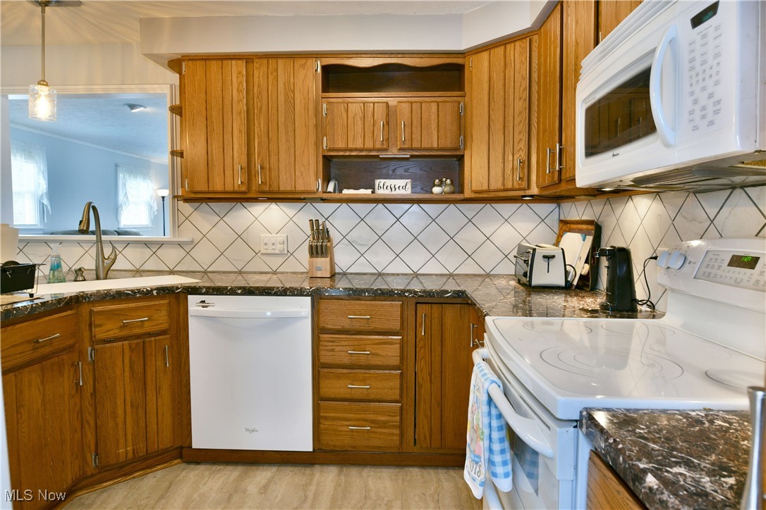 8094 Castle Rock Drive, Warren, Ohio image 15