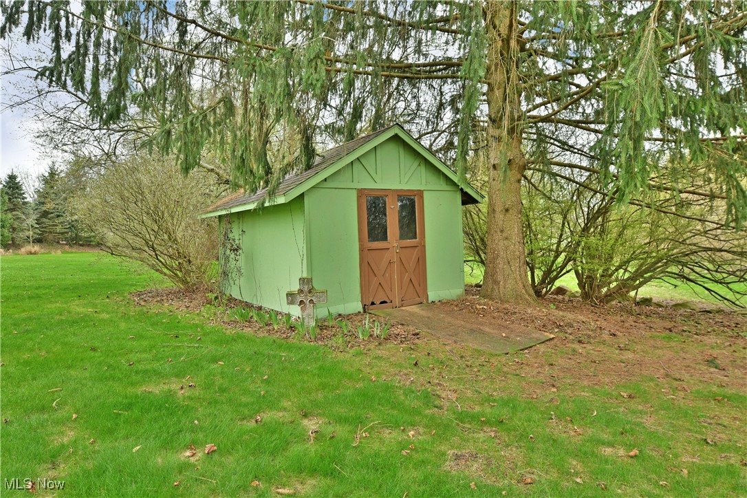 8094 Castle Rock Drive, Warren, Ohio image 43