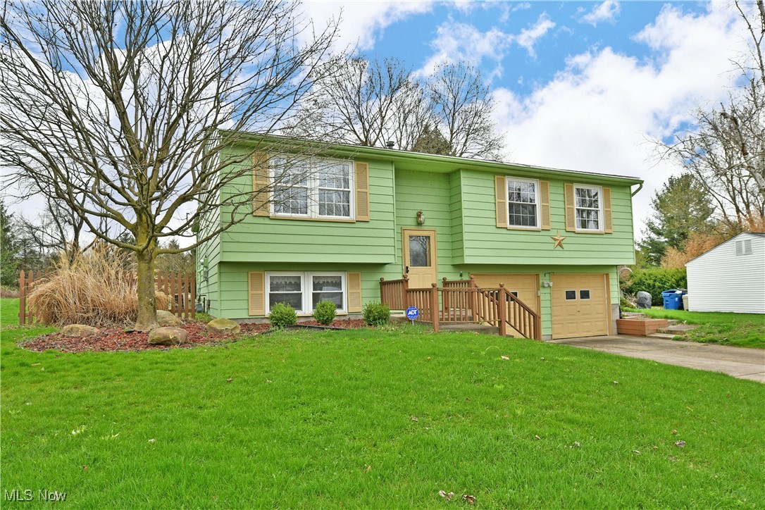 8094 Castle Rock Drive, Warren, Ohio image 3