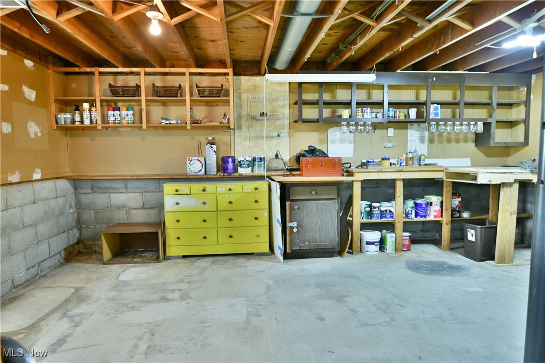 8094 Castle Rock Drive, Warren, Ohio image 42
