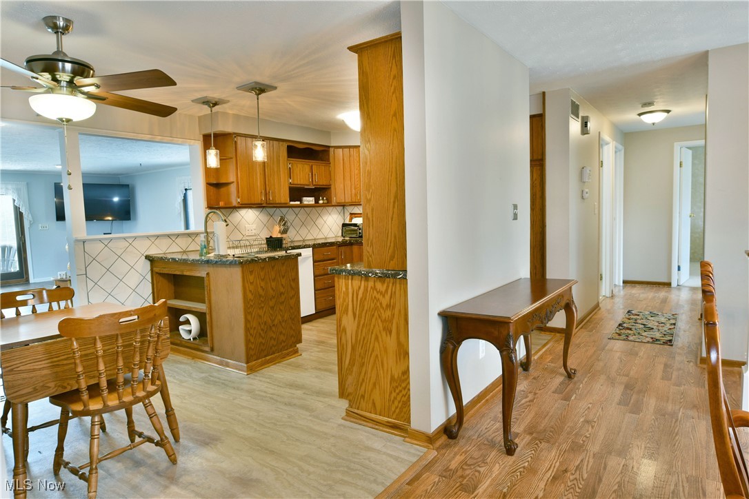 8094 Castle Rock Drive, Warren, Ohio image 10
