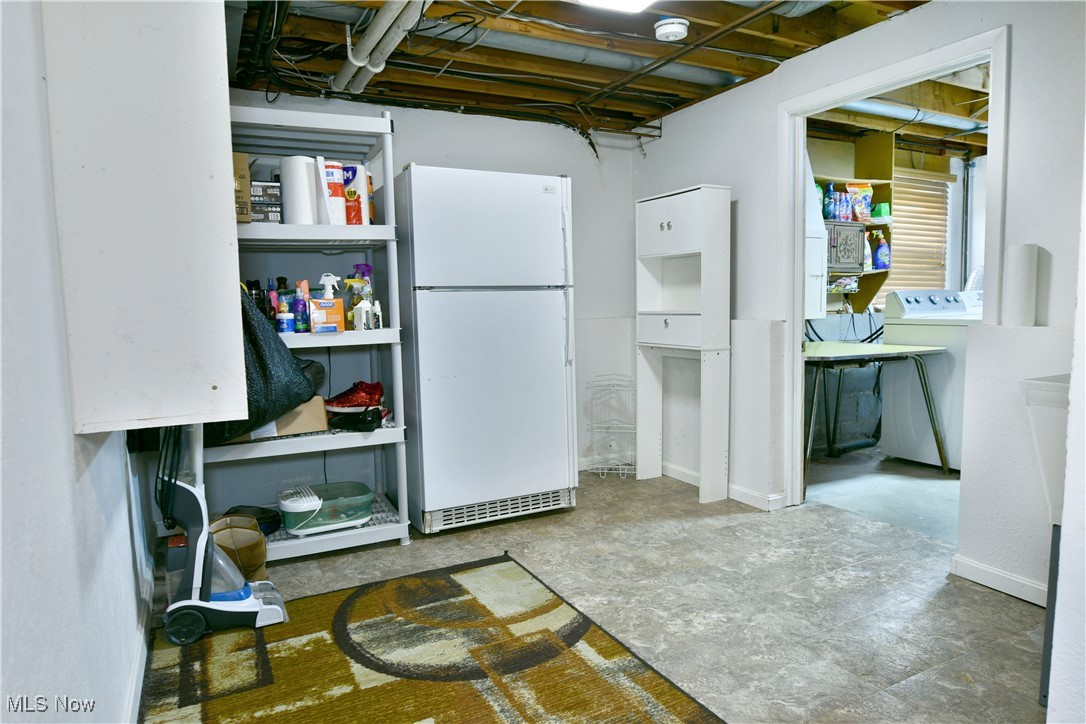 8094 Castle Rock Drive, Warren, Ohio image 38