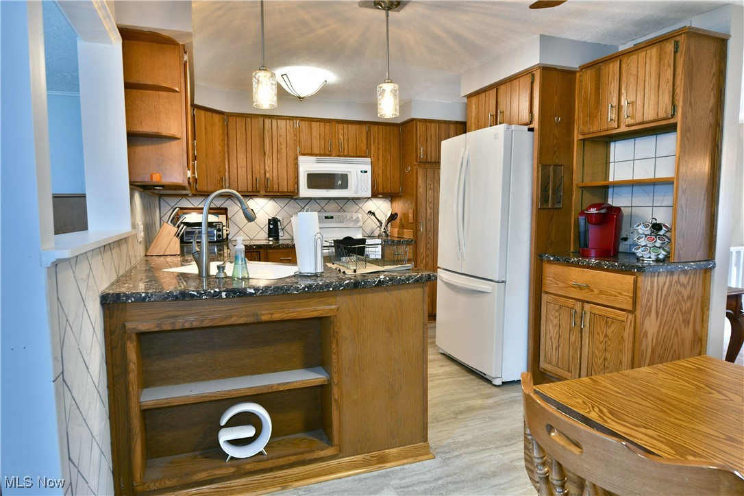 8094 Castle Rock Drive, Warren, Ohio image 14