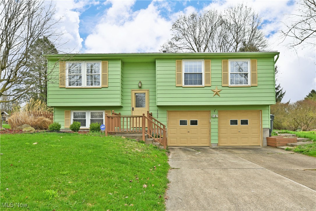 8094 Castle Rock Drive, Warren, Ohio image 1