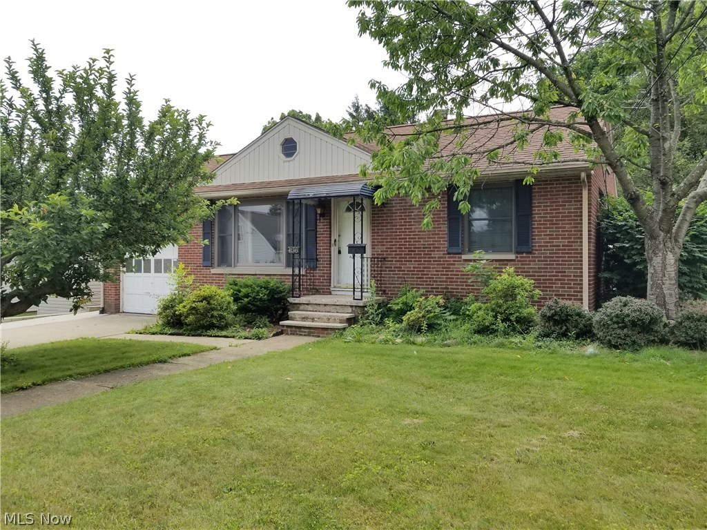 Charming brick ranch located on a quiet street in North Canton! This 3 bedroom/2 full bathroom home features hardwood flooring in living room and 2 of the bedrooms with nicely sized closets. The master bedroom features double closets, a beautiful skylight with vaulted ceilings and a walk out onto the back deck. The kitchen features an abundant amount of cabinet and countertop space and comes fully applianced with newer appliances! Finished basement with a rec room, wet bar, and a full bathroom. Washer and dryer included! Private fenced in backyard. One car attached garage with a sufficient amount of driveway space. Call for your showing today!
Tenant is responsible for all utilities including water. $35 application fee per adult applicant. We run credit, criminal and eviction background check and verify income. No Section 8.