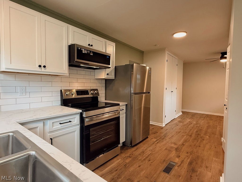 3086 Greenfield
