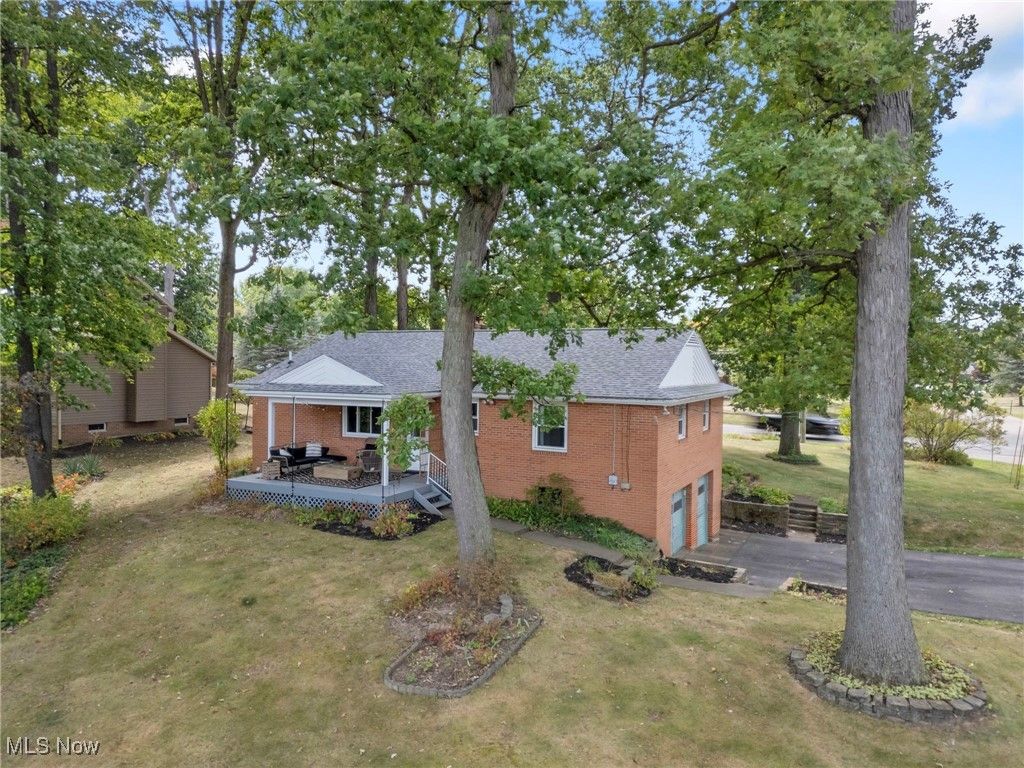 Photo of 5288 Frank Avenue NW, North Canton, OH 44720 (MLS # 5167026)