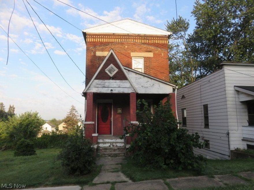 3 bed, 1 bath Girard, OH home for sale. This 2 story, brick home has great potential. The home will need work and repairs
before move in ready. There is a detached garage in the back of the property. Could make a great investment.Property is sold in AS-IS
condition and WHERE-IS. Seller does not prorate taxes. Buyer pays all closing costs including, but not limited to any and all transfer taxes, title,
legal, and recording fees. Seller has no knowledge of condition. It is the responsibility of the buyer to do all research on specifics pertaining to
this property.