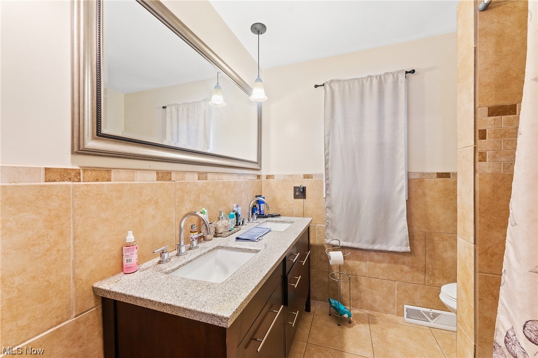 Sampson Heights 03 - Residential