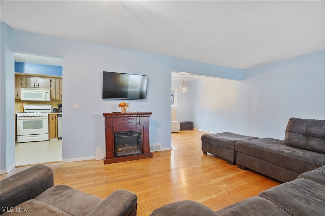 4901 Woodbury Hills Drive