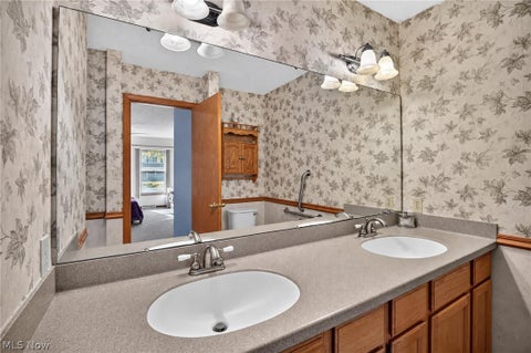 Tiny photo for 5900 S Mayflower Drive, Lorain, OH 44053 (MLS # 5254062)