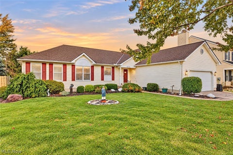 Photo of 5900 S Mayflower Drive, Lorain, OH 44053 (MLS # 5254062)