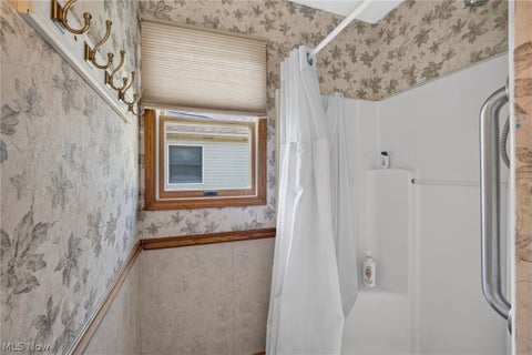 Tiny photo for 5900 S Mayflower Drive, Lorain, OH 44053 (MLS # 5254062)