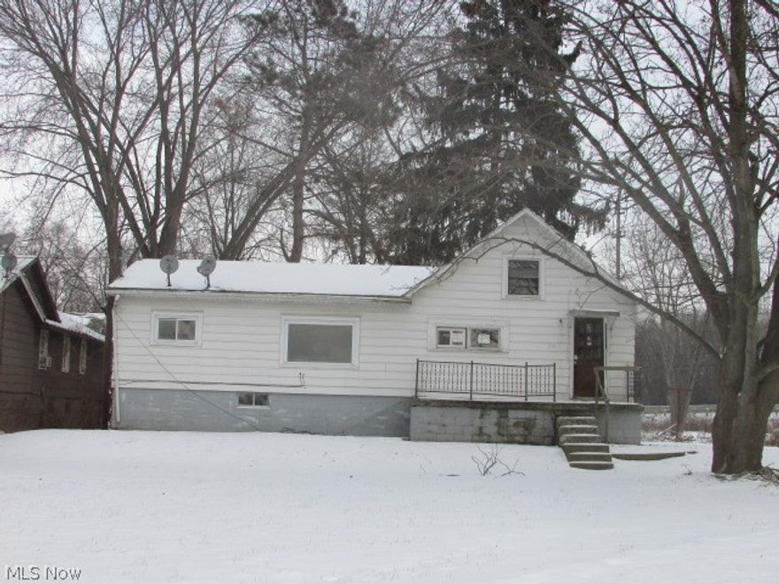 Cape Cod home with 2 bedrooms and 1 full bath. Property sold as is. No guarantees. No warranties. Must be pre-approved or show proof of funds. Listing Broker & Seller assumes no responsibility and make no guarantees, warranties ( expressed or implied) or representations as to the availability or accuracy of information contained herein.