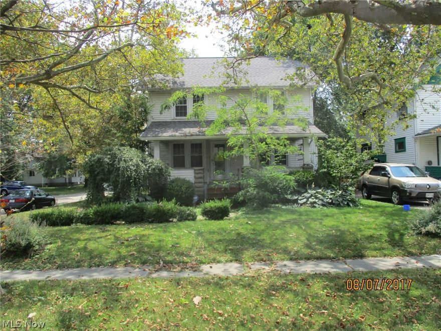 Great potential in this home located close to town center and easy access to Lake Erie parks. Much remodeling completed finished to
your taste. 2 car garage, full basement