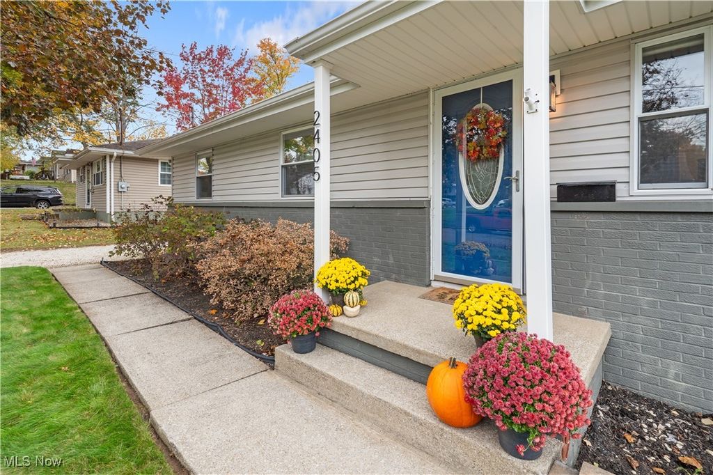 Photo of 2405 Briner Avenue, Akron, OH 44305 (MLS # 5167400)
