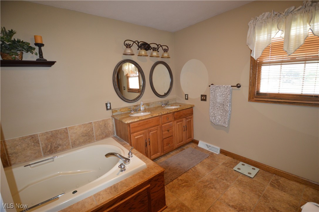 6125 Springridge Drive, Petersburg, Ohio image 25