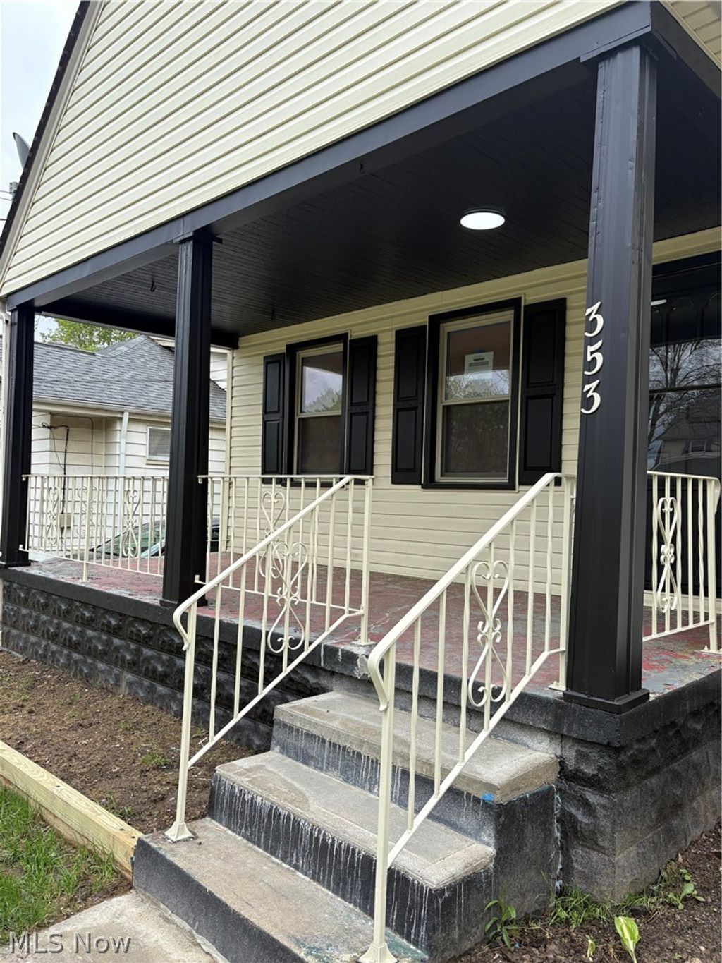 Photo of 353 Hilton Avenue, Youngstown, OH 44507 (MLS # 5207926)