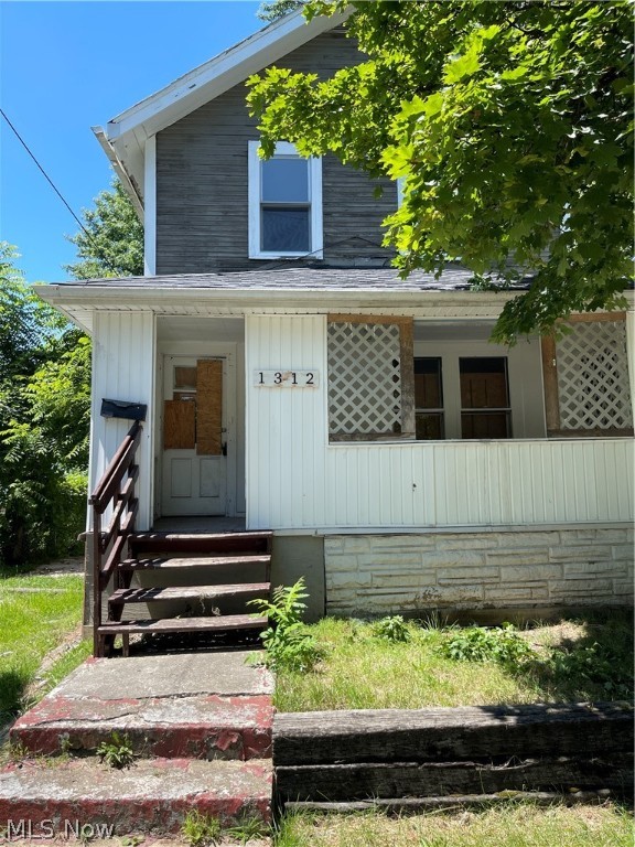 Whether you're looking to create your forever home or seeking an investment property, this is an opportunity that should not be missed. Colonial home in Akron 2 bedroom 1 bath, backyard, and front deck. This property is a blank slate, ready for your personal touch and creative ideas. Unleash the potential within and transform this gem into your dream home. Close to Amazon plant, Goodyear, BF Goodrich, and Firestone plants downtown, and bus lines.