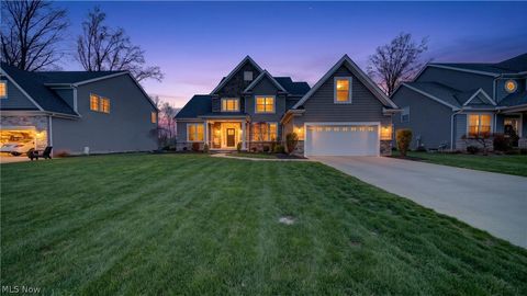 Homes For Sale - 32646 Albion Drive<br/> Lorain County, Avon Lake, OH 44012