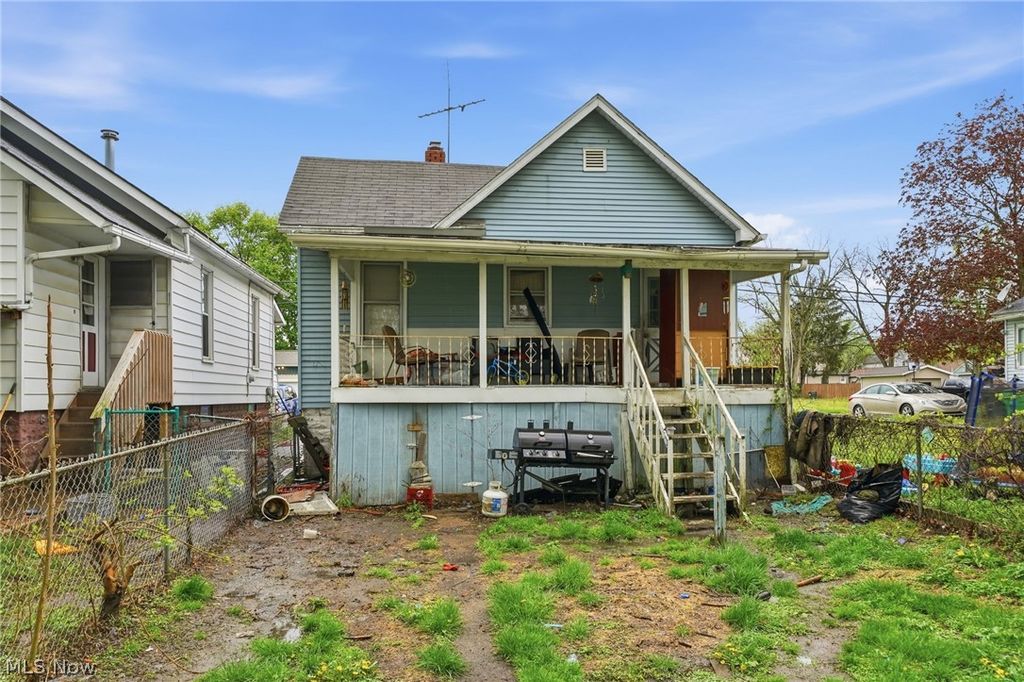 Photo of 113 15th Street NW, Barberton, OH 44203 (MLS # 5210246)