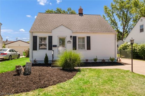 Single Family Residence in Willowick OH 29608 Bruce Drive.jpg