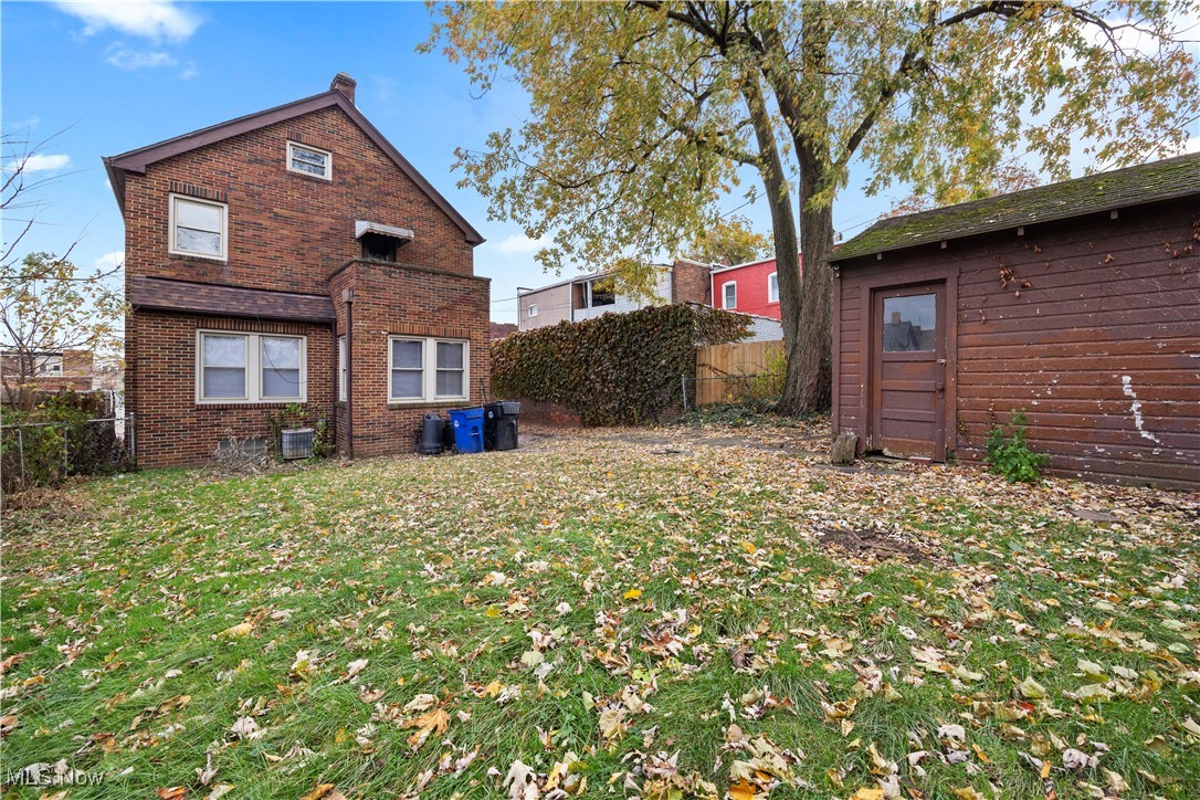 Conger Helper Realty Lorain Heights - Residential