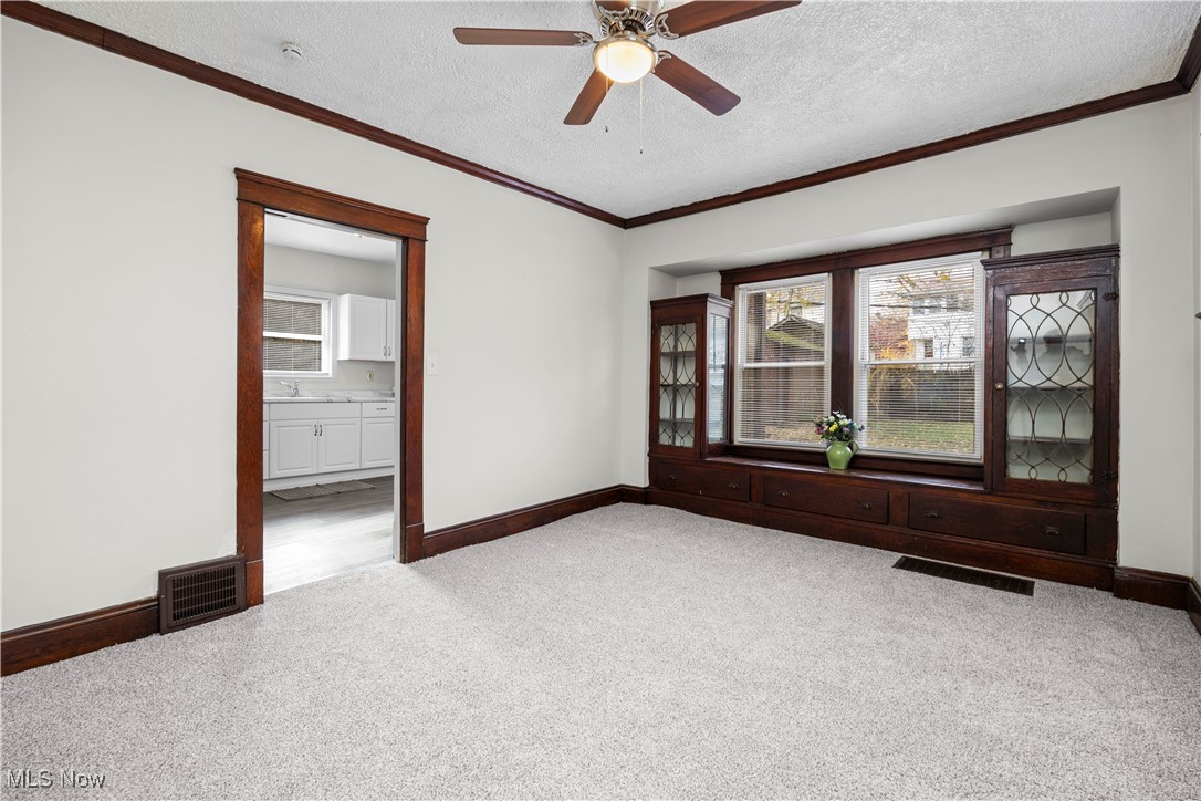 Conger Helper Realty Lorain Heights - Residential