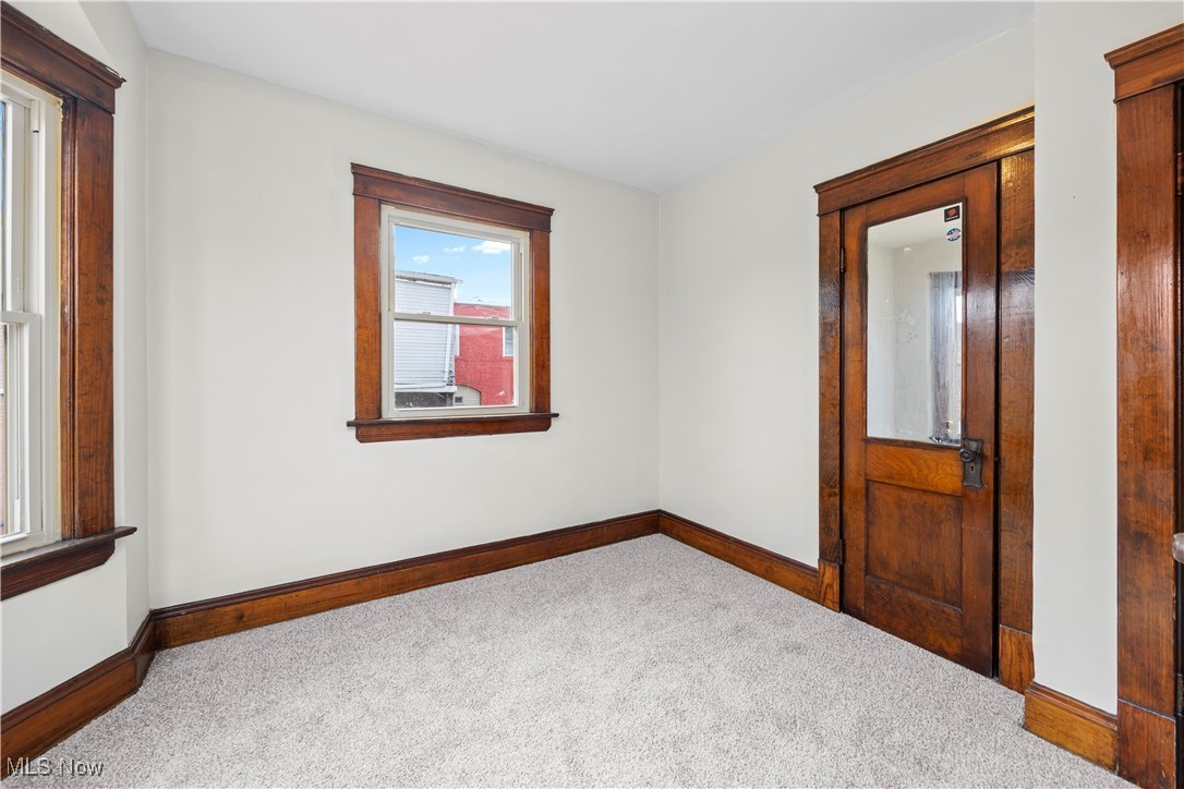 Conger Helper Realty Lorain Heights - Residential