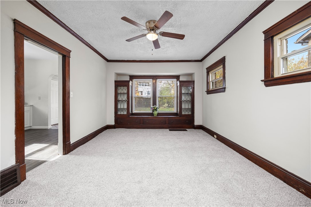 Conger Helper Realty Lorain Heights - Residential