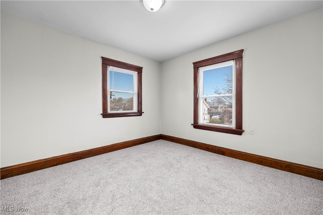 Conger Helper Realty Lorain Heights - Residential