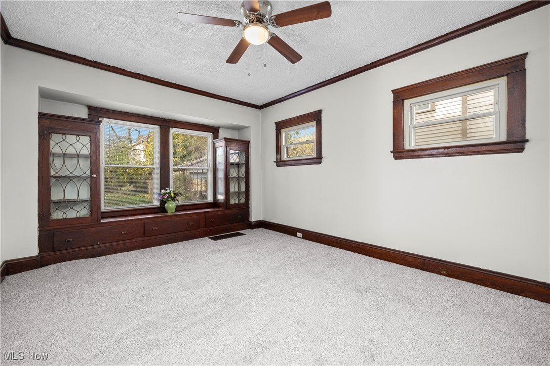 Conger Helper Realty Lorain Heights - Residential