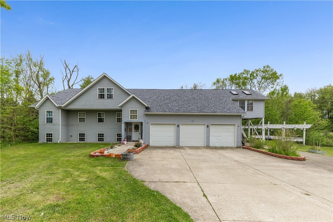 Photo 1 of 50 — 593 Silvercrest Road, Wadsworth, OH 44281